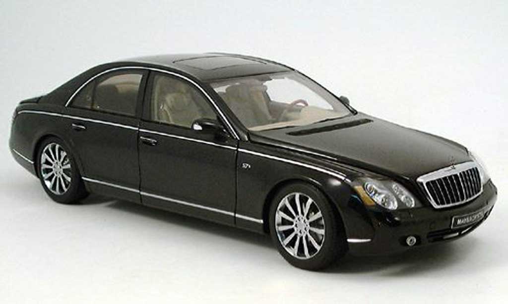 Maybach 57 1/18 Autoart s 2005 zwart modelauto