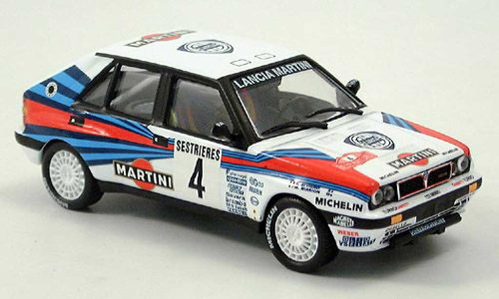 Lancia Delta HF Integrale 1/43 IXO HF Integrale Martini Racing No. 4 1989 modelauto