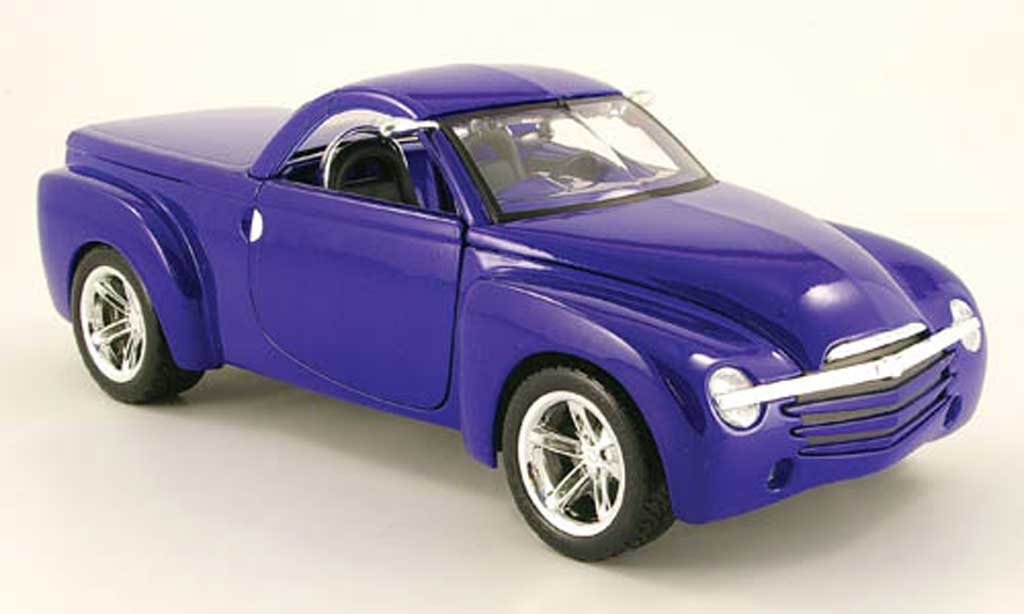 Chevrolet SSR 1/18 Maisto concept blauw modelauto