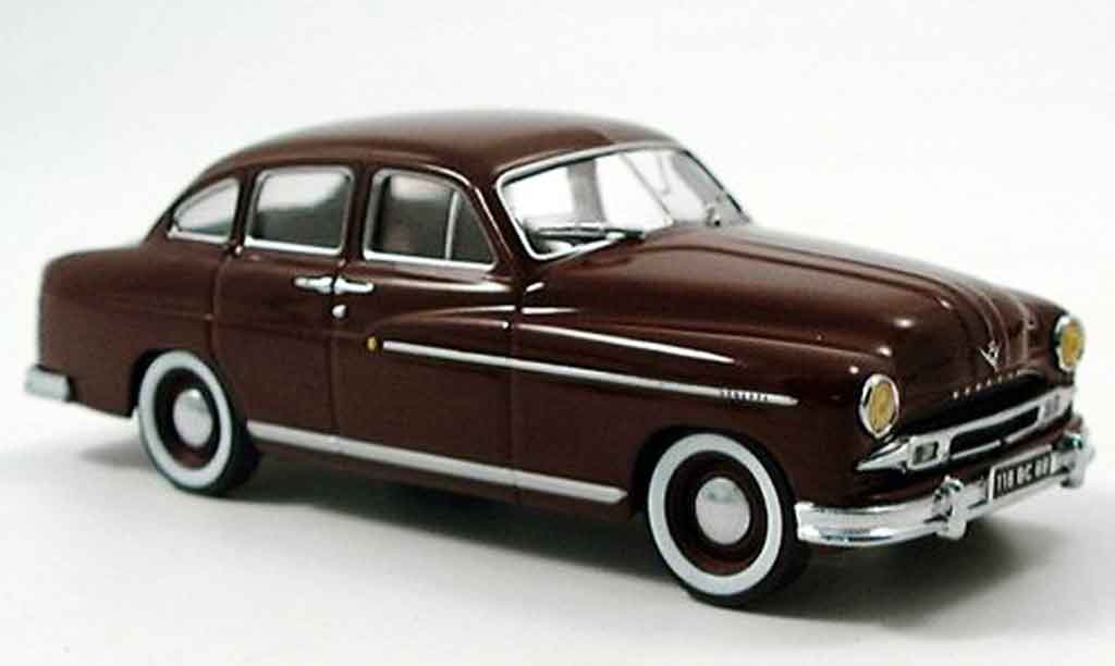 Ford Vedette 1/43 IXO bruin 1954 modelauto