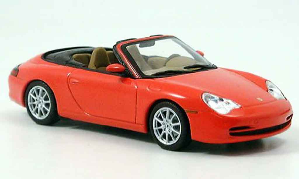 Porsche 996 Cabriolet 1/43 Minichamps Cabriolet rood 2001 modelauto