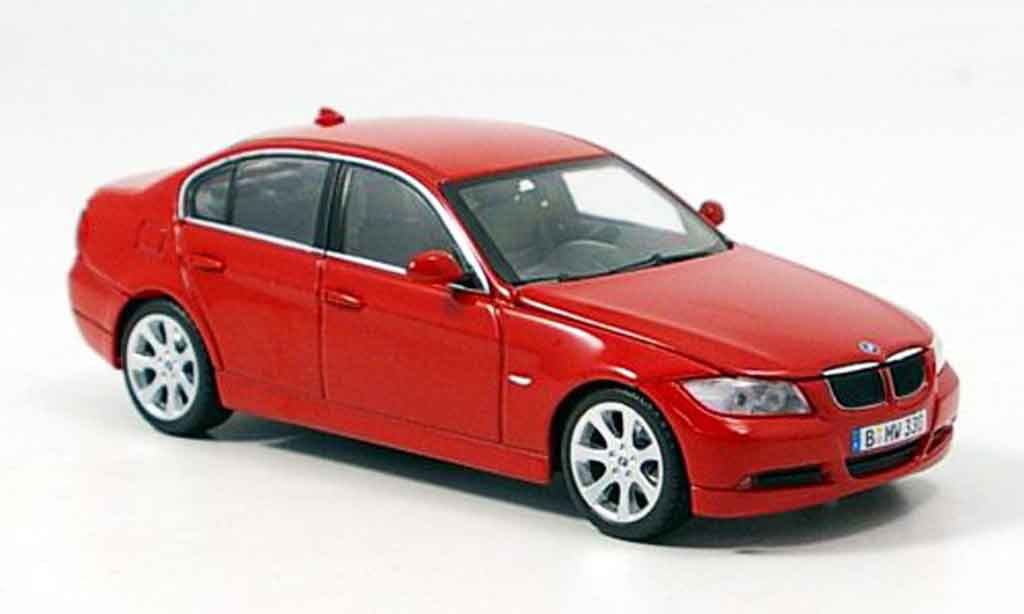 Bmw 335 E90 1/43 Minichamps E90 Serie rood 2005 modelauto