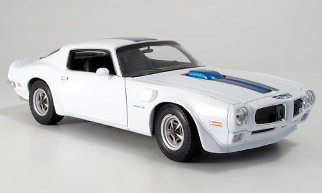 Pontiac Firebird 1972 1/18 Welly 1972 trans am wit bande blauw modelauto