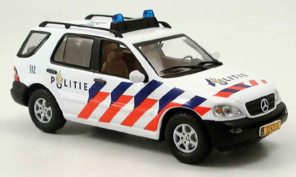 Mercedes Classe M 1/43 IXO politie Holland 2003 modelauto