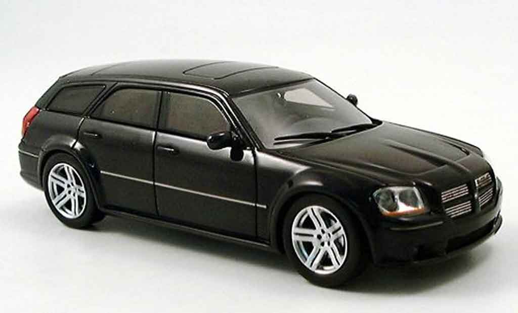 Dodge Magnum 2006 1/43 Spark 2006 SRT zwart modelauto