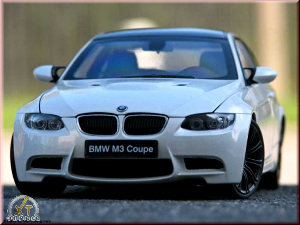 Bmw M3 E92 1/18 Kyosho E92 wit coupe jantes zwart mat modelauto