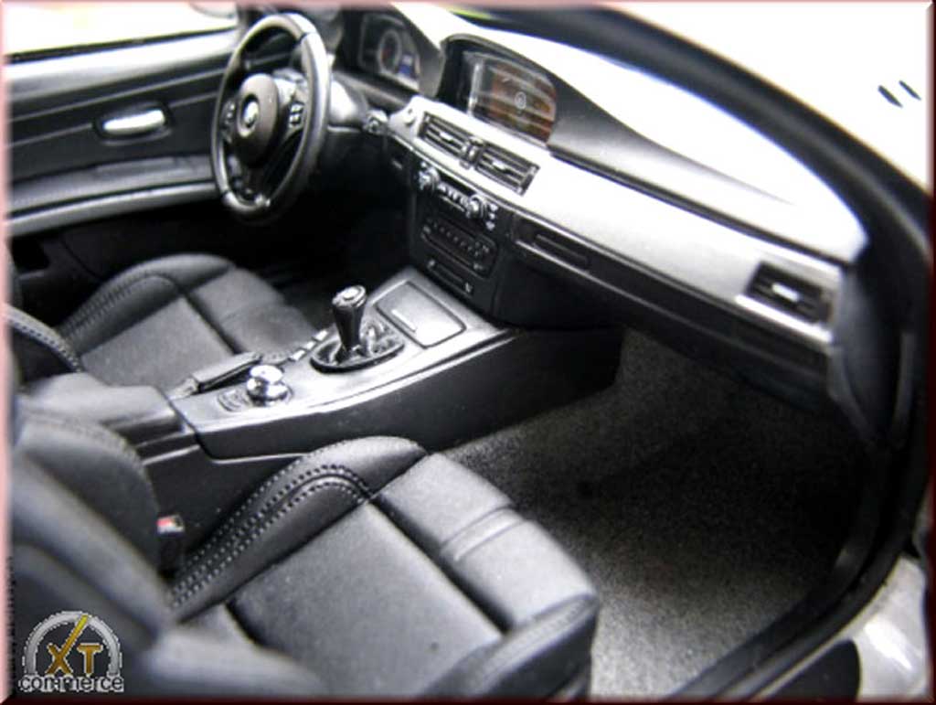 Bmw M3 Coupe E92 wit jantes zwart mat 1/18 Kyosho