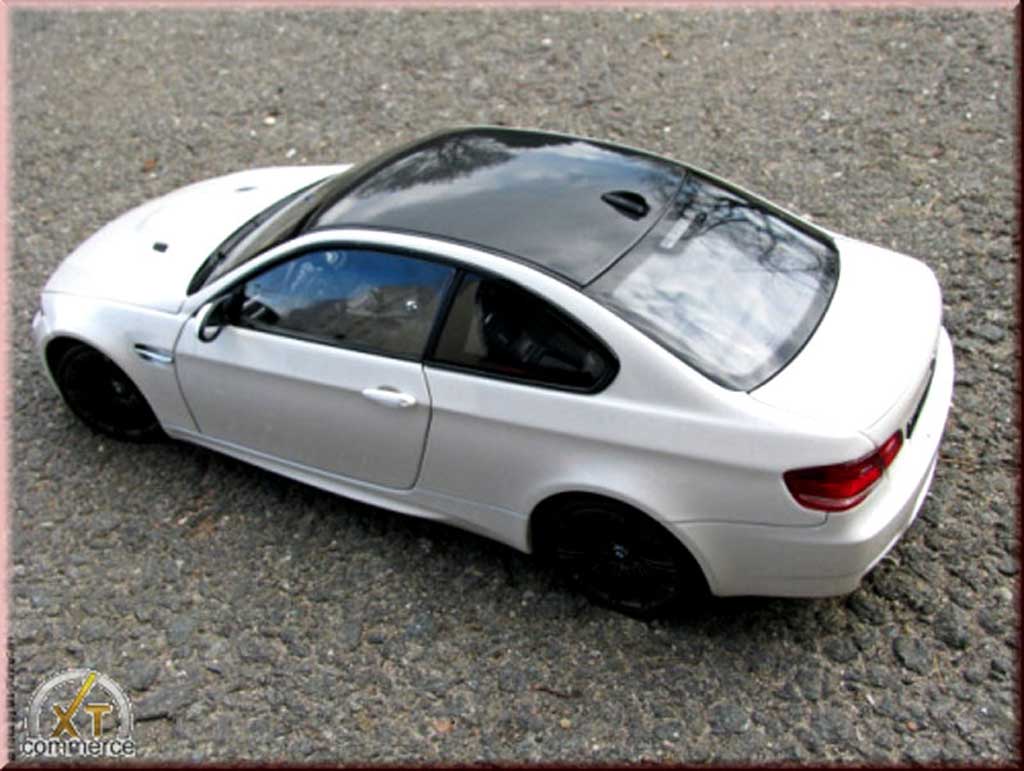 Bmw M3 Coupe E92 wit jantes zwart mat 1/18 Kyosho