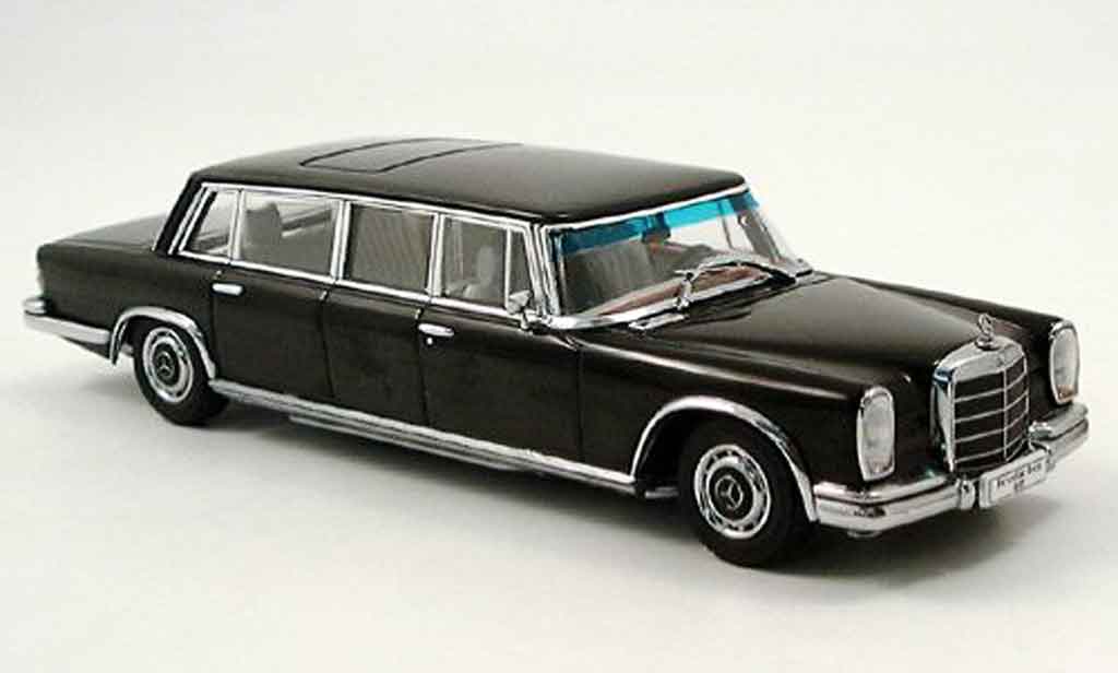 Mercedes 600 Pullmann 1/43 Autoart Pullmann (W 100) zwart modelauto