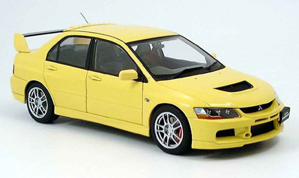 Mitsubishi Lancer Evolution IX 1/18 Autoart Evolution IX gsr geel modelauto