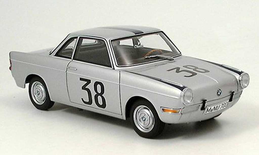 Bmw 700 1/18 Autoart Sport coupe no. 38 stuck hockenheim 1960 modelauto