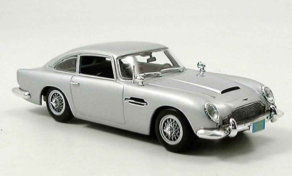 Aston Martin DB5 1/43 Minichamps james bond casino royal modelauto
