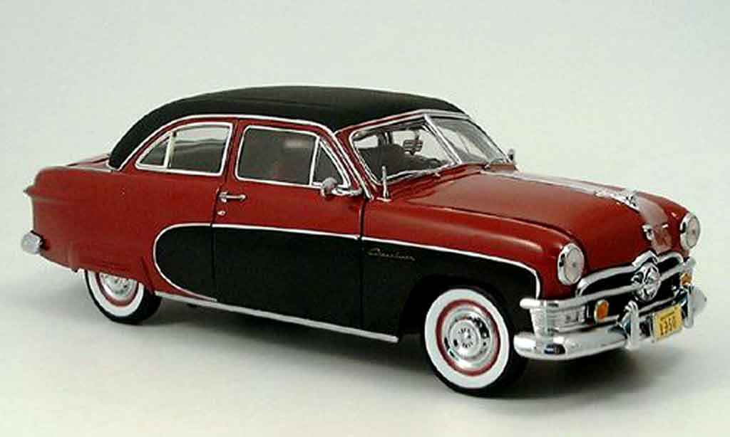 Ford Crestliner 1/18 Precision rood-zwart 1950 modelauto