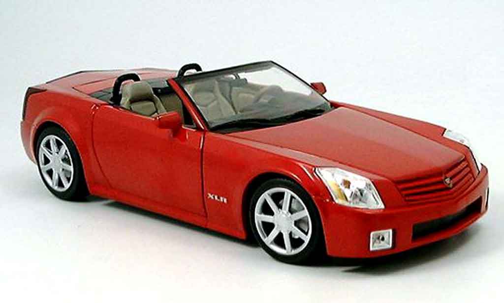 Cadillac XLR 1/18 Hot Wheels roadster rood modelauto