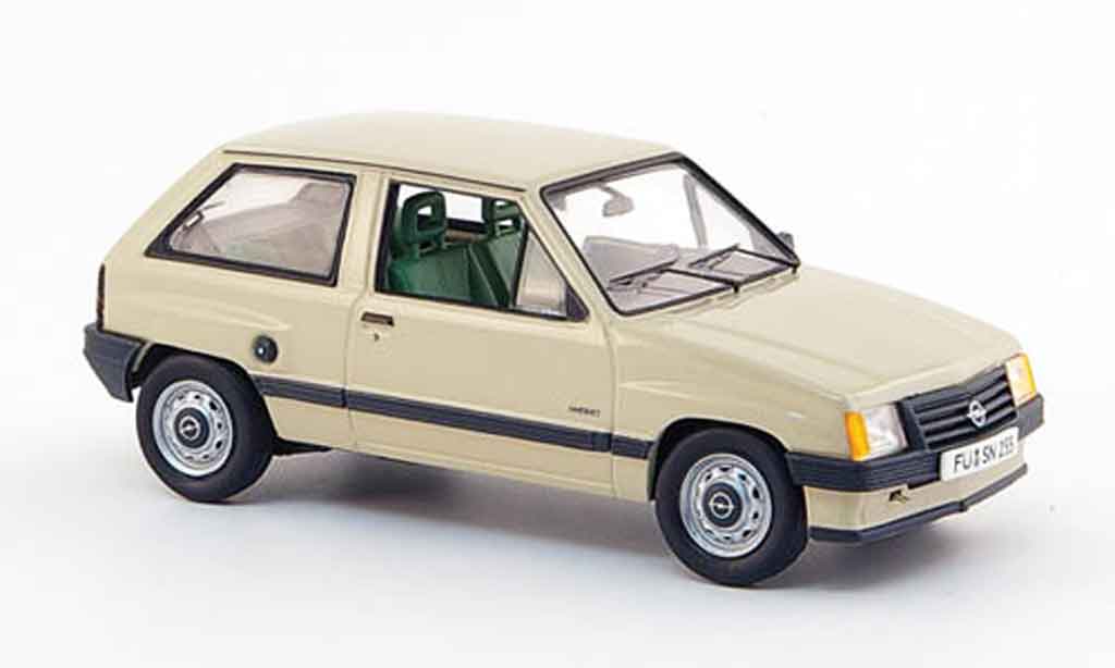 Opel Corsa 1/43 Schuco a beige 1982 modelauto