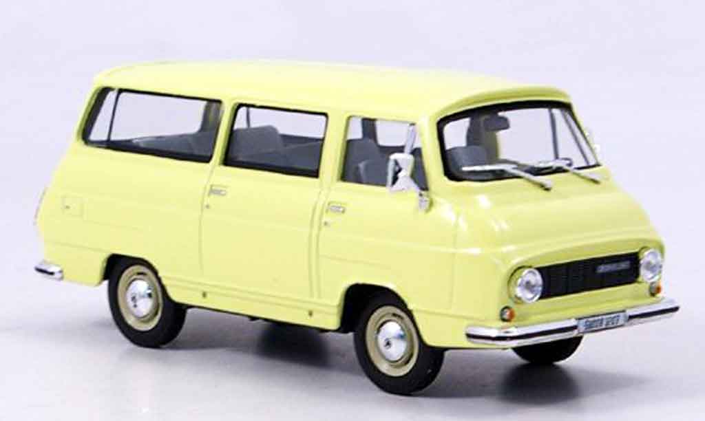 Skoda 1203 1/43 Abrex lieferwagen geel modelauto