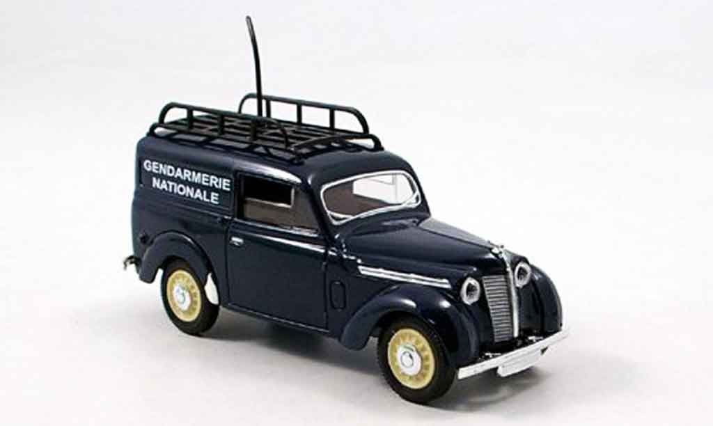 Renault Juvaquatre 1/43 Solido lieferwagen gendamerie 1952 modelauto