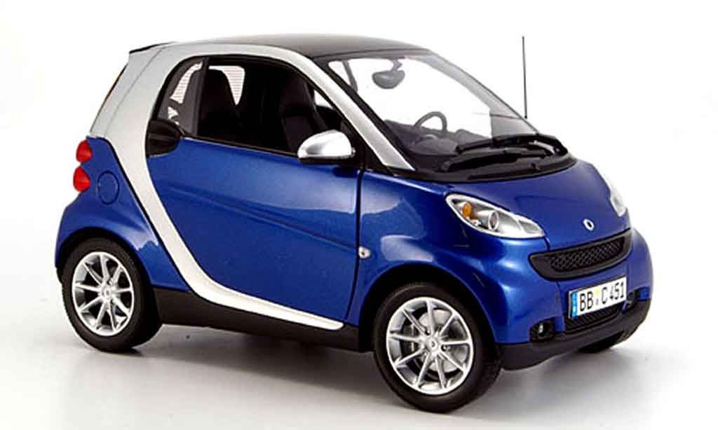 Smart ForTwo 1/18 Minichamps blauw grijs 2007 modelauto
