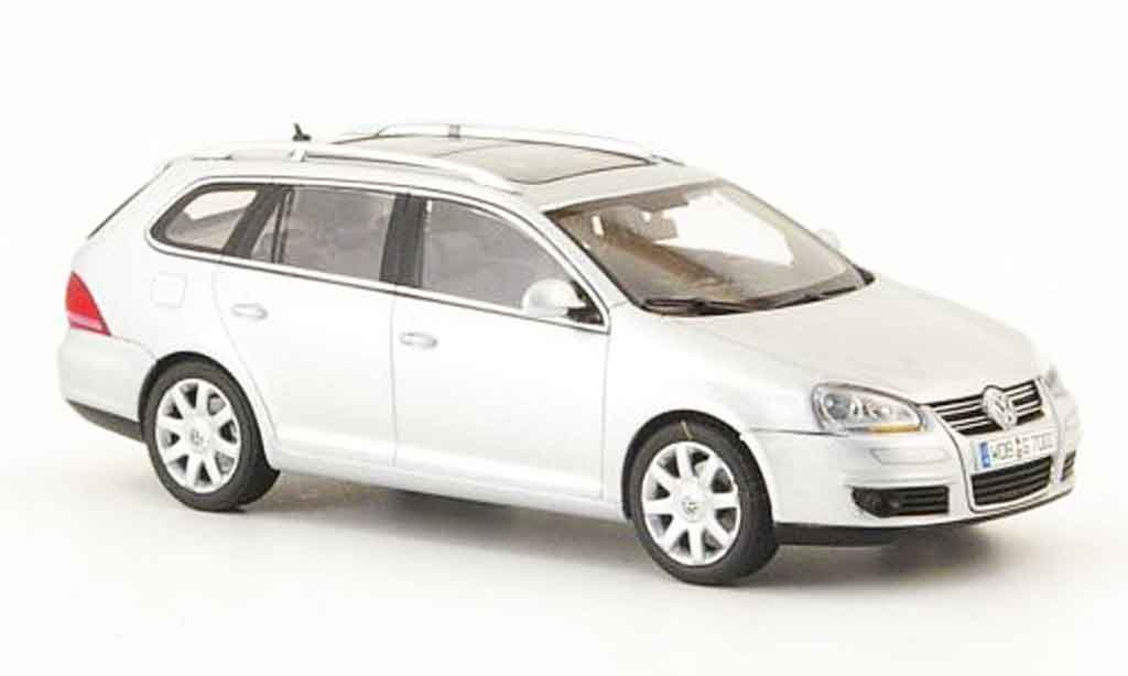 Volkswagen Golf V 1/43 Autoart V variant met grijs metallic 2007 modelauto