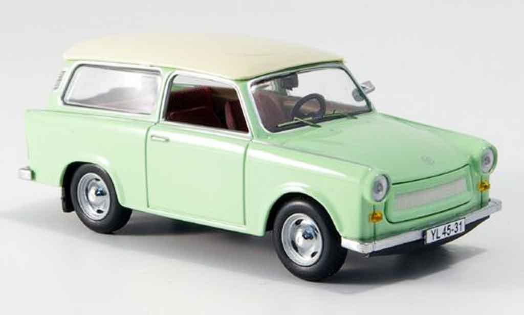 Trabant 601 1/43 IST Models Stationwagen grun wit 1965 modelauto