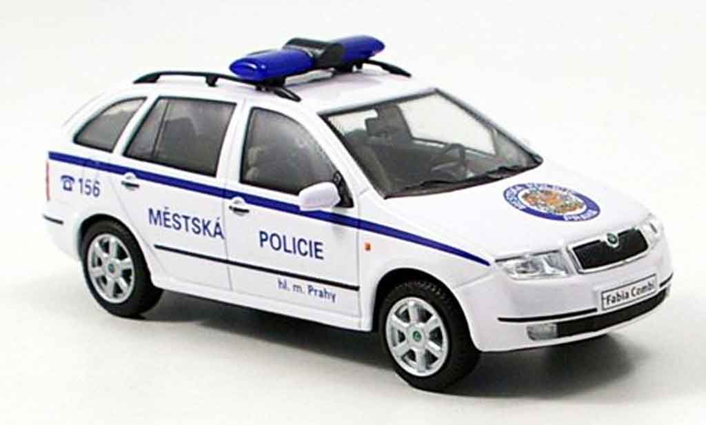 Skoda Fabia 1/43 Abrex combi politie prag tschechien modelauto