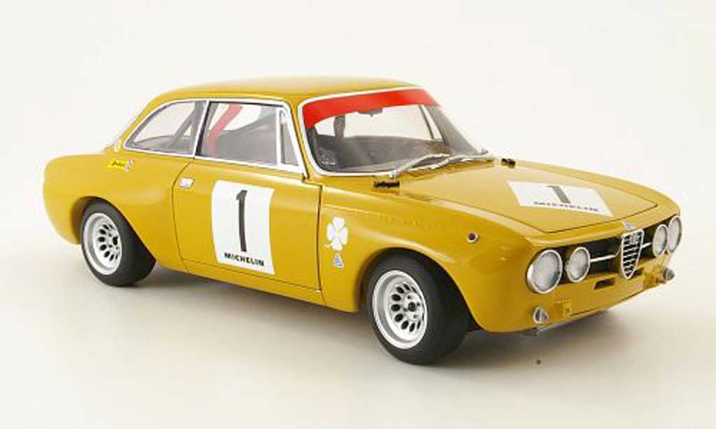 Alfa Romeo Giulia GT Am 1/18 Autoart GT Am no.1 jarama 1970 modelauto