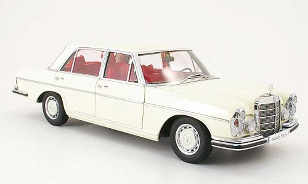 Mercedes 300 SEL 1/18 Autoart SEL 6.3 wit 1970 modelauto