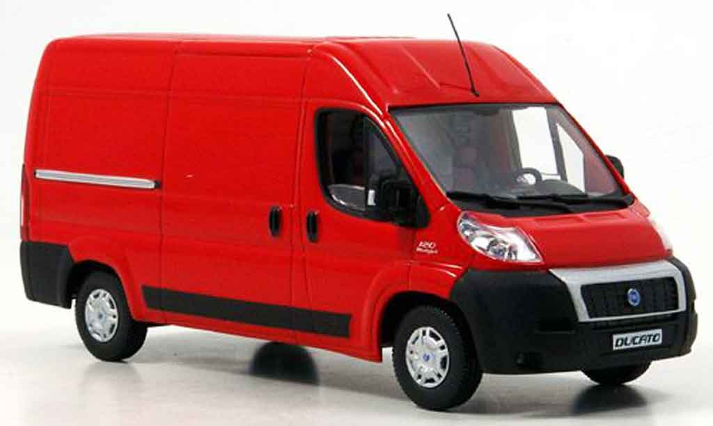 Fiat Ducato 1/43 Norev rood Bestelwagen 2006 modelauto