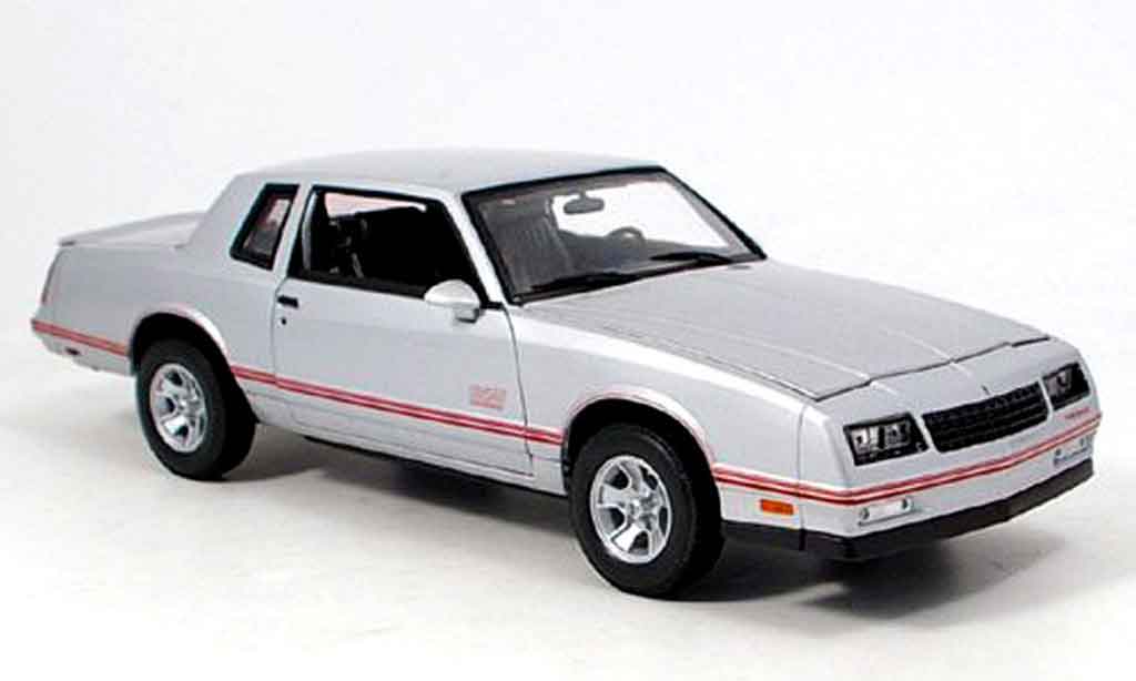 Chevrolet Monte Carlo 1/18 Welly ss grijs modelauto