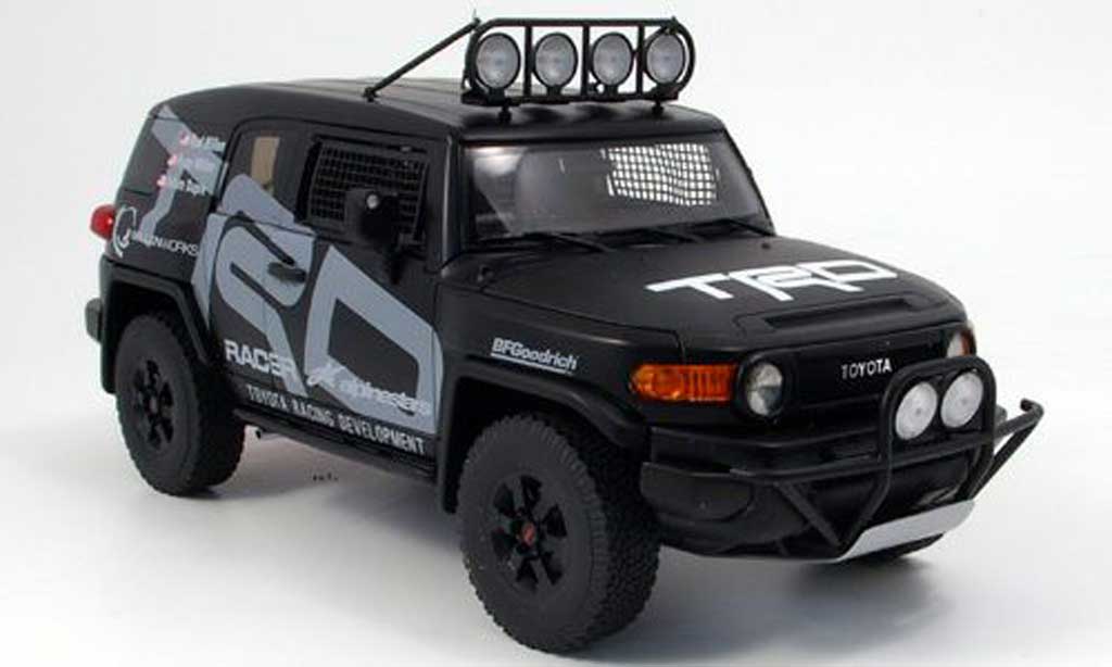 Toyota FJ Cruiser 1/18 Autoart trd 2006 modelauto
