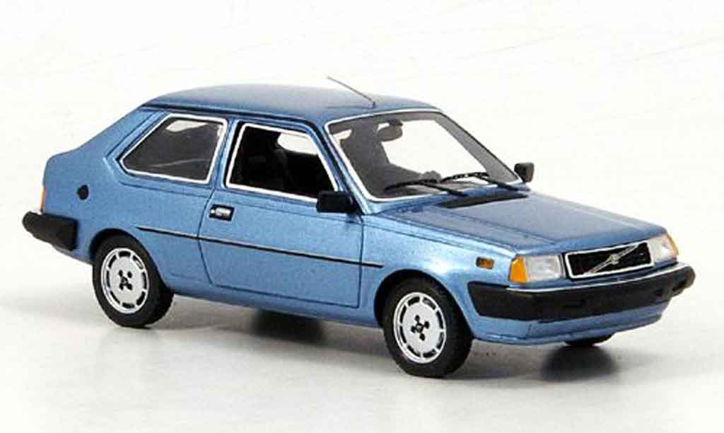 Volvo 360 1/43 Neo GLS blauw modelauto