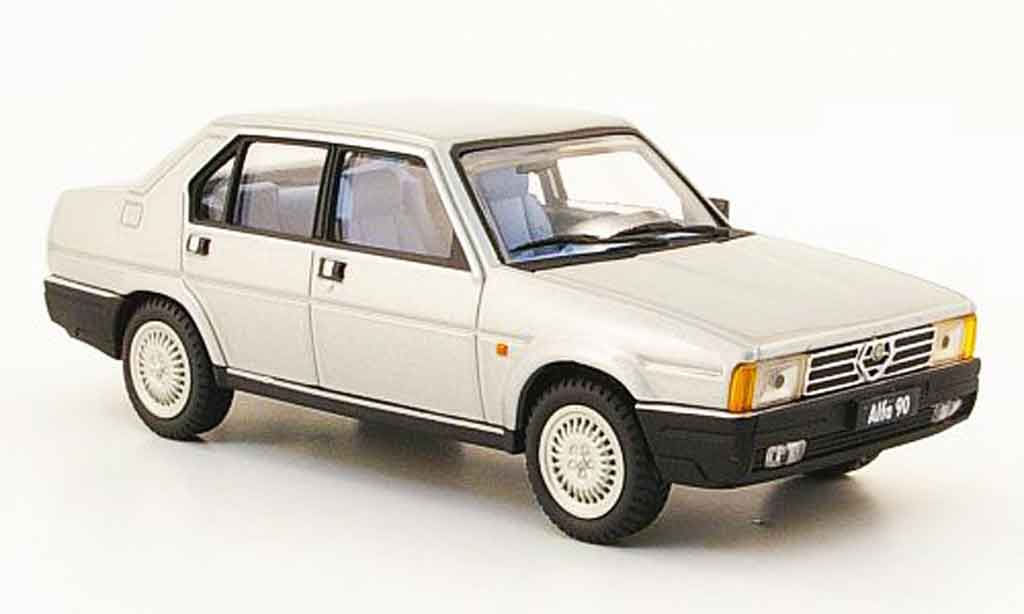 Alfa Romeo 90 1/43 Pego sedan grijs metallic 1984 modelauto