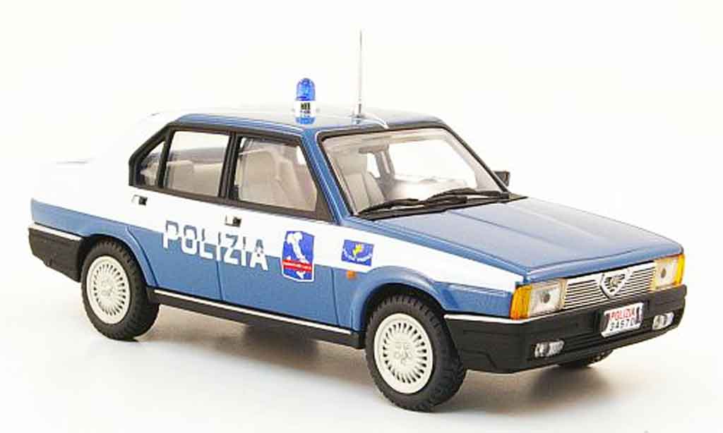 Alfa Romeo 90 1/43 Pego sedan autostrada politie 1984 modelauto