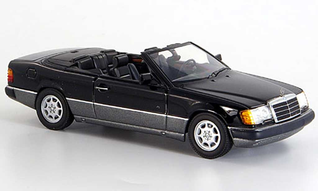 Mercedes 300 CE 1/43 Minichamps CE 24 Cabriolet zwart geoffnetes Verdeck 1990 modelauto