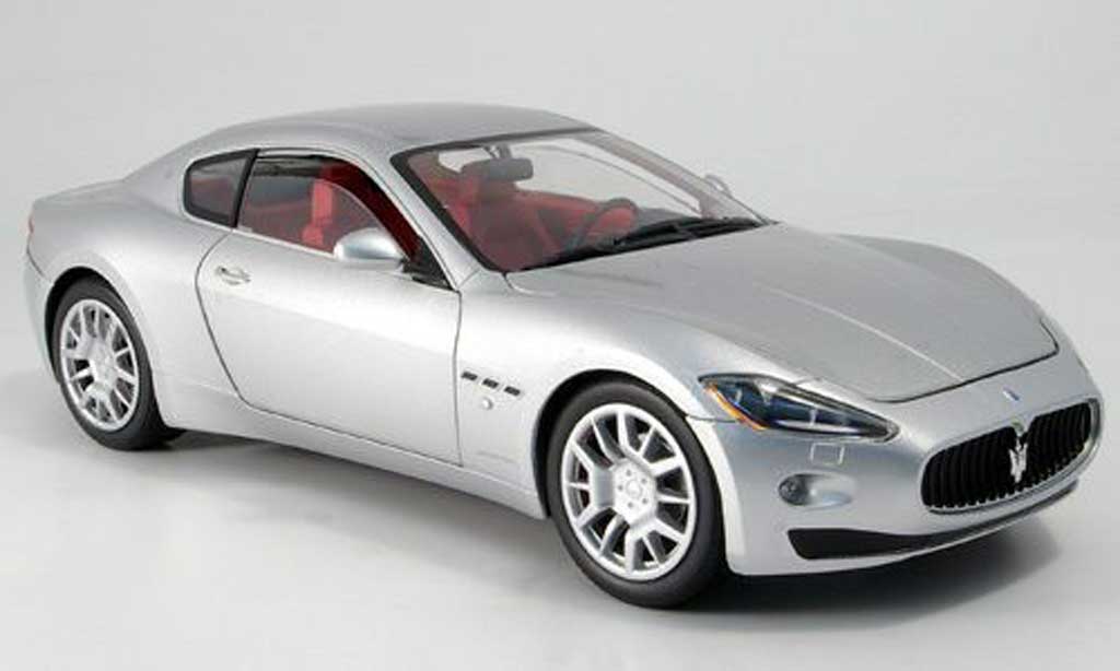 Maserati Gran Turismo 1/18 Mondo Motors grijs metallic modelauto