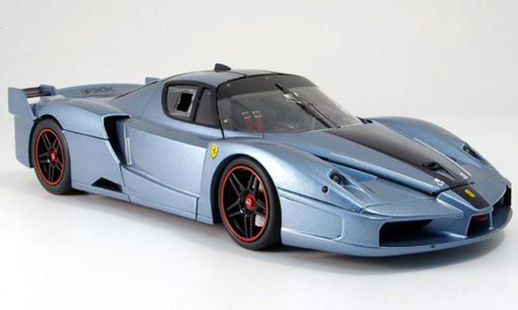 Ferrari Enzo FXX 1/18 Hot Wheels Elite FXX blauwgrijs mit blauwm Streifen modelauto