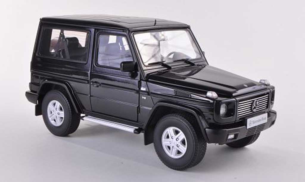 Mercedes Classe G 1/18 Autoart zwart SWB 90er-Baureihe modelauto