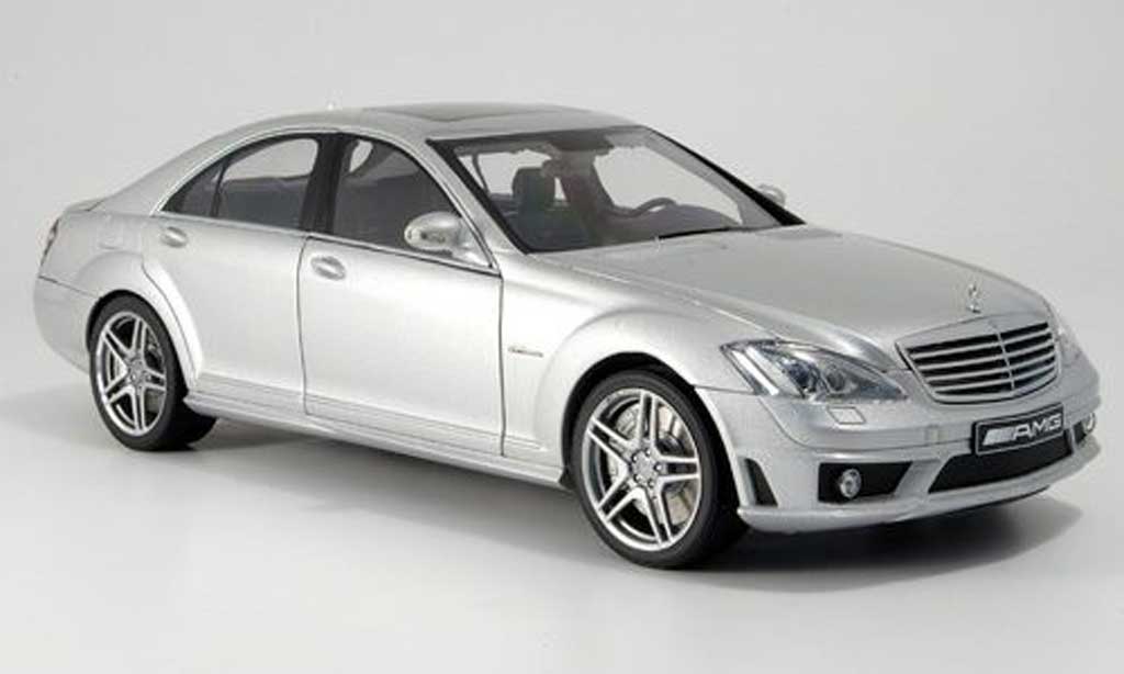 Mercedes Classe S 63 1/18 Autoart 63 amg grijs avec ledersitzen modelauto