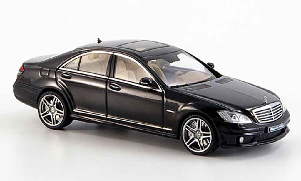 Mercedes Classe S 1/43 Autoart S63 AMG zwart modelauto