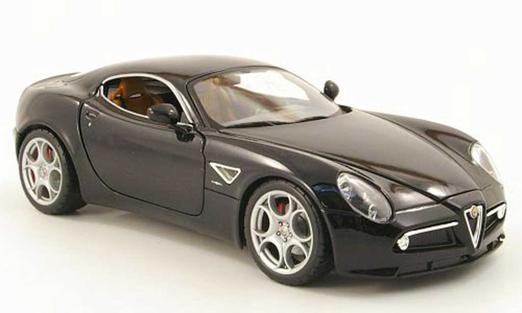 Alfa Romeo 8C 1/18 Burago competizione zwart 2003 modelauto