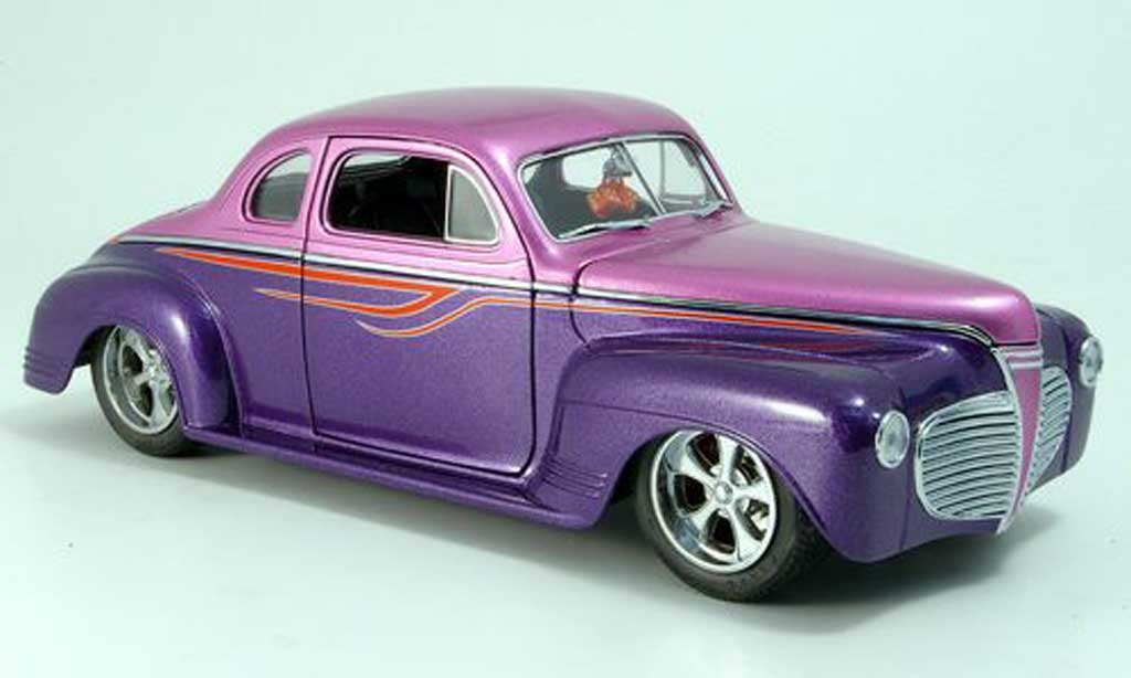 Plymouth Coupe 1941 1/18 Yat Ming 1941 lila hot rod modelauto