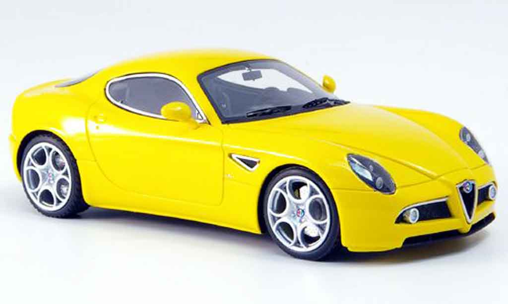 Alfa Romeo 8C Competizione 1/43 Look Smart Competizione geel ausstellung frankfurt 2007 modelauto