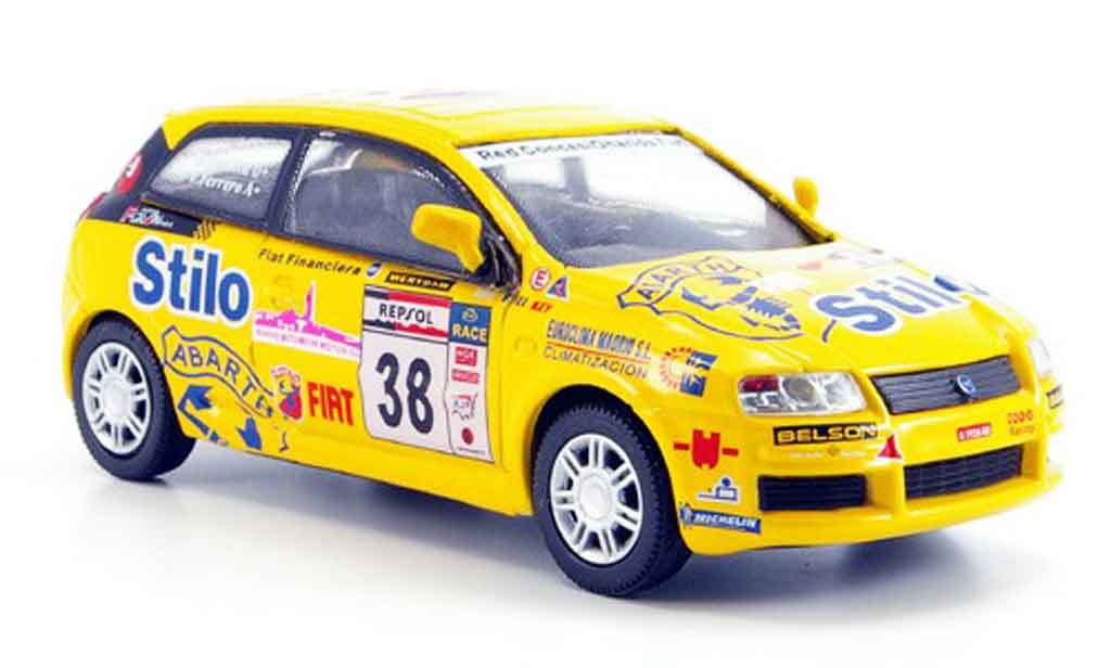 Fiat Stilo 1/43 Cararama No.38 geel Rallye modelauto
