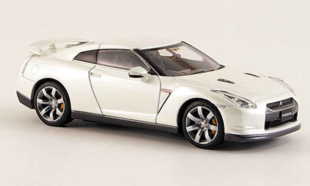 Nissan Skyline R35 1/43 Kyosho R35 GTR wit 2008 modelauto