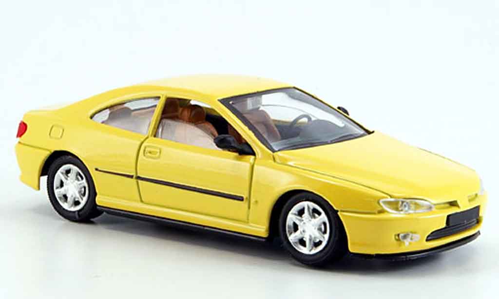Peugeot 406 1/43 Solido coupe geel modelauto