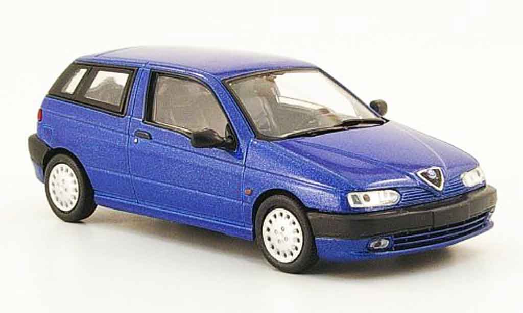 Alfa Romeo 145 1/43 Pego blauw 1995 modelauto