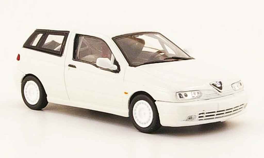 Alfa Romeo 145 1/43 Pego presentation wit modelauto