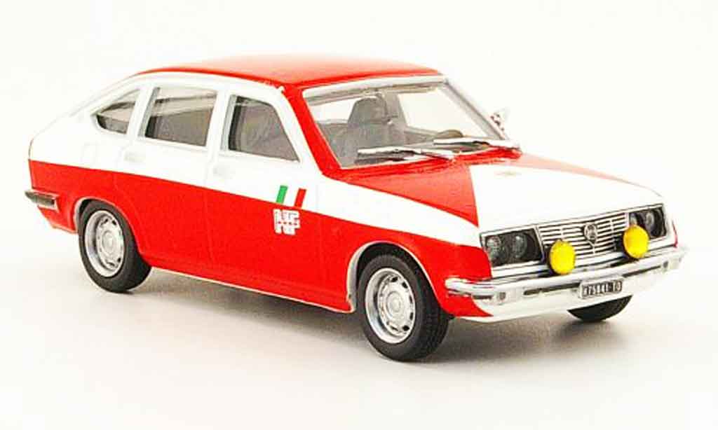 Lancia Beta berline 1/43 Pego sedan assistenza rallye marlboro modelauto