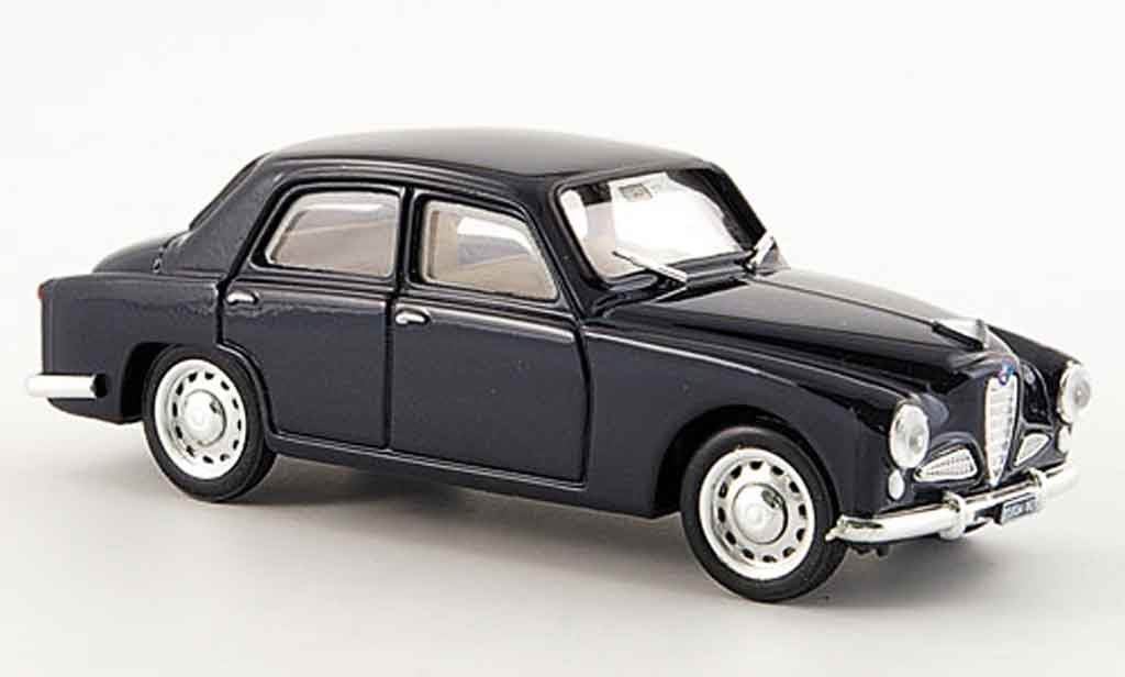 Alfa Romeo 1900 1/43 Brumm sedan blauw 1950 modelauto