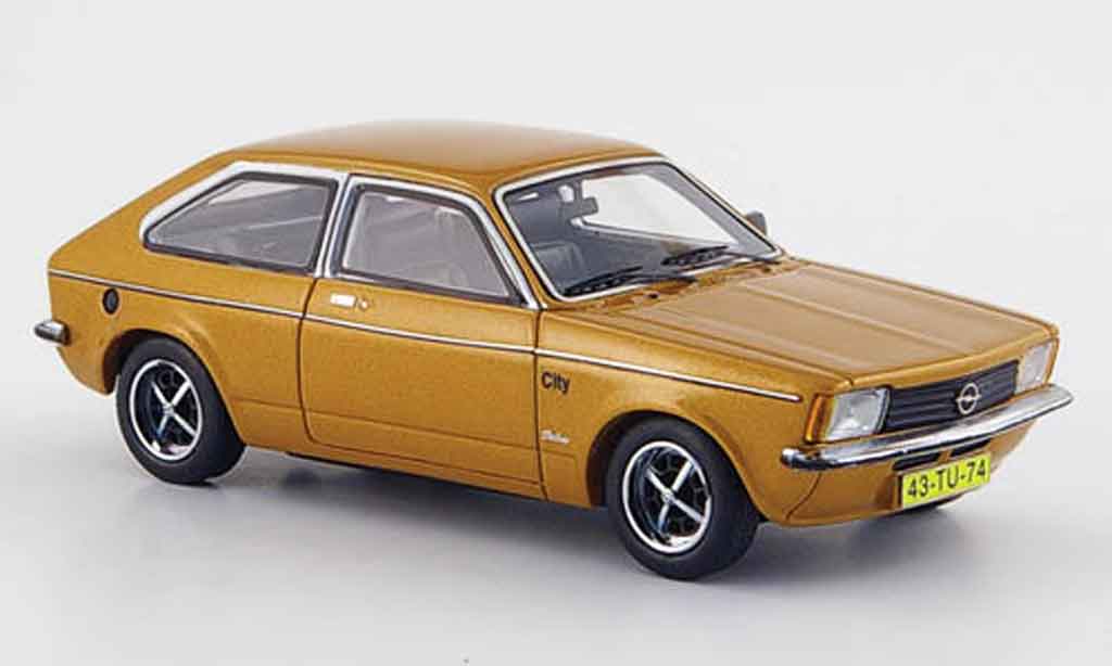 Opel Kadett C 1/43 Neo C city berlinor 1978 modelauto
